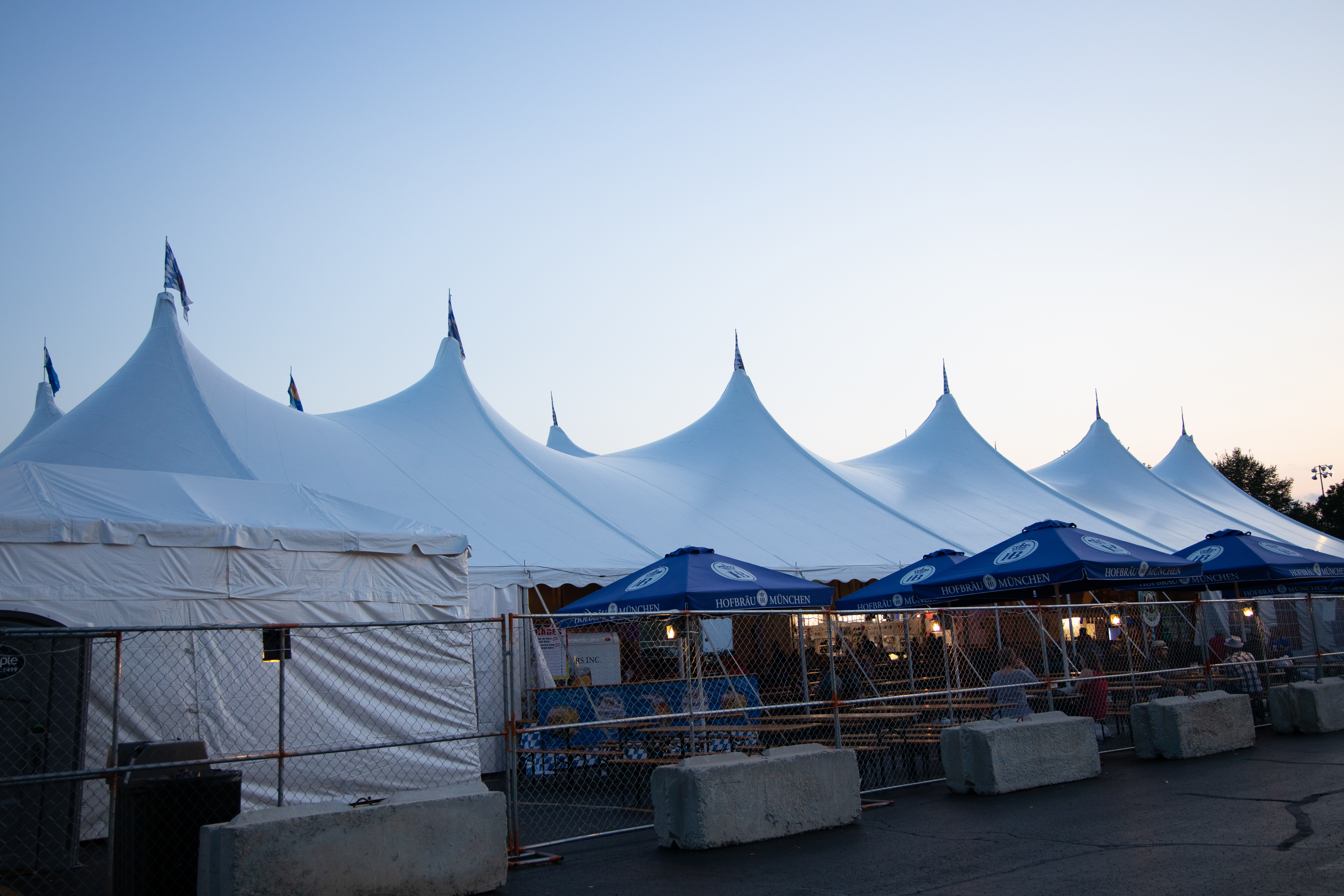 hoop Ongelofelijk melk Festival Tents - Big Tent Events
